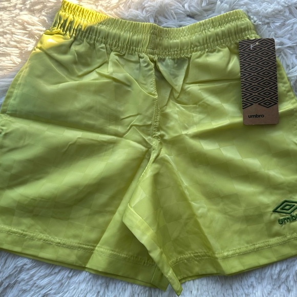 Umbro Lime Checkered kids Athletic Shorts in size Small - Picture 5 of 8